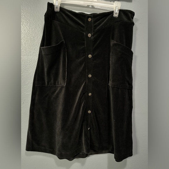 70s Black Velvet Button Mid-length Skirt Stretch with pockets size XL Vintage - Picture 5 of 8